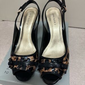 Anne Klein Black and Brown Leopard Slingback Heels NEW, size 8.5M